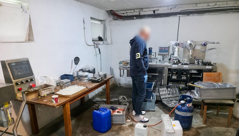 Największa fabryka fałszywych leków w Polsce. W areszcie m.in. żandarm
