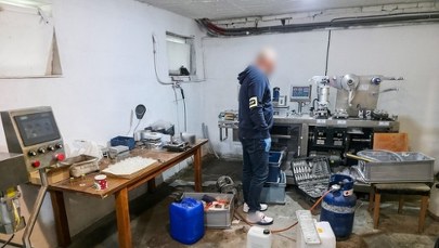 Największa fabryka fałszywych leków w Polsce. W areszcie m.in. żandarm