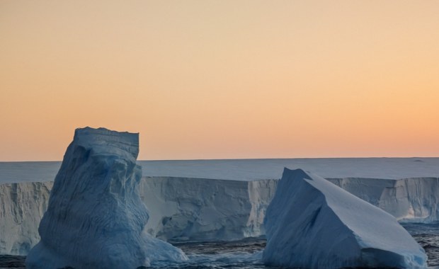 ​Największa góra lodowa na świecie rozpada się po 40 latach