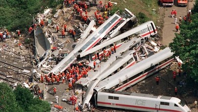 Największa katastrofa kolejowa Niemiec. Był "huk i chmura kurzu", po której zapadła cisza