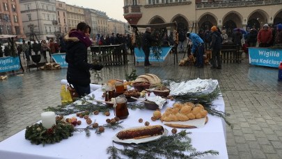 Największa w Polsce wigilia dla potrzebujących. "Wigilijny stół w Krakowie łączy" 