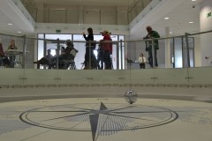 Największe w kraju wahadło Foucaulta zawisło w Toruniu