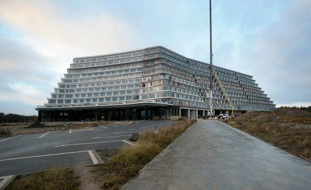 Największy hotel w Polsce otworzy drzwi dla gości. Jest data
