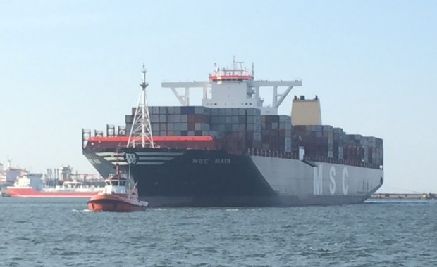 Największy kontenerowiec świata w porcie w Gdańsku!