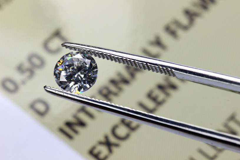 Największy na świecie sprzedawca diamentów nie kupi kamieni z Rosji /123RF/PICSEL