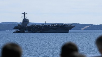 Największy okręt wojenny świata ponownie gotów do ataków na Iran