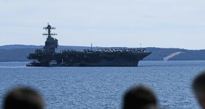 Największy okręt wojenny świata ponownie gotów do ataków na Iran