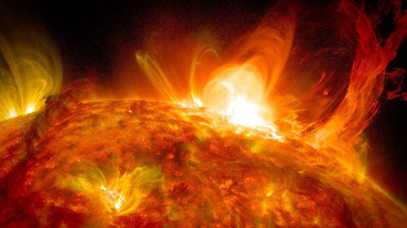 Największy rozbłysk na Słońcu od 4 lat. Nieoczekiwane pojawienie się plamy /Geekweek