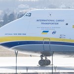 Największy samolot świata An-124 przyleciał do Wrocławia. Wielki transport