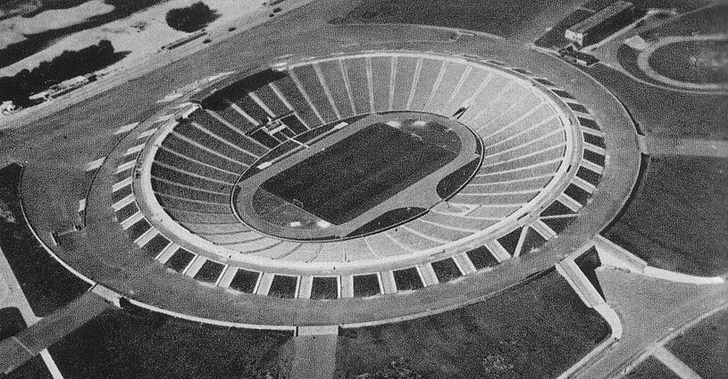 Największy stadion w historii Polski /domena publiczna