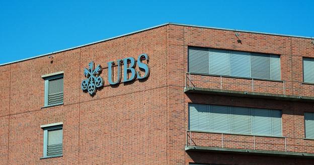 Największy szwajcarski bank UBS AG zwolni do 10 000 pracowników /&copy;123RF/PICSEL