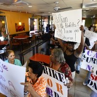 Strajk pracowników Fast Foodów w Dallas, Texas