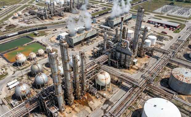 Największy zakład przetwarzania gazu w ZEA wstrzymał działalność