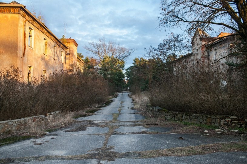 Największym opuszczonym miastem-widmem w Polsce jest poradzieckie Pstrąże /Marek Durajczyk/REPORTER /East News