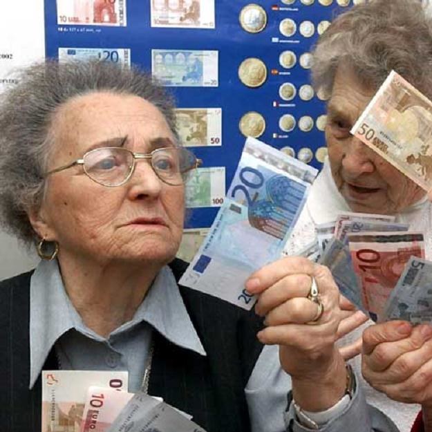 Największym wyzwaniem dla Polski będzie podniesienie wieku emerytalnego kobiet /AFP
