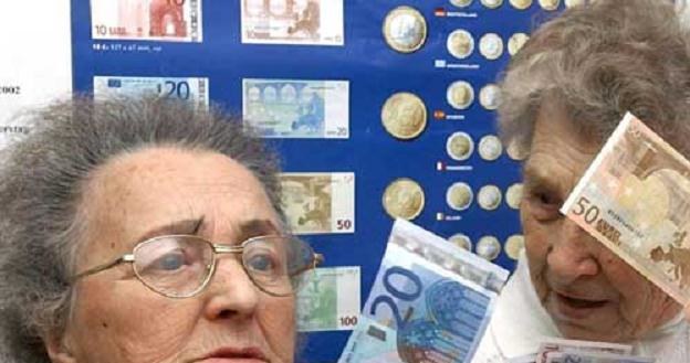 Największym wyzwaniem dla Polski będzie podniesienie wieku emerytalnego kobiet /AFP
