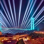 Najwyższy most świata otwarty. Auta jadą 625 metrów nad przepaścią 