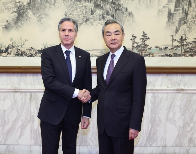 Najwyższy rangą chiński dyplomata Wang Yi i amerykański sekretarz stanu Antony Blinken /XINHUA/WANG YE /PAP/EPA