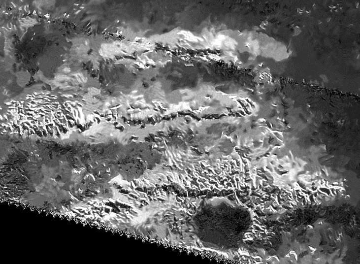 Najwyższy szczyt Tytana znajduje się w paśmie Mithrim Montes /NASA