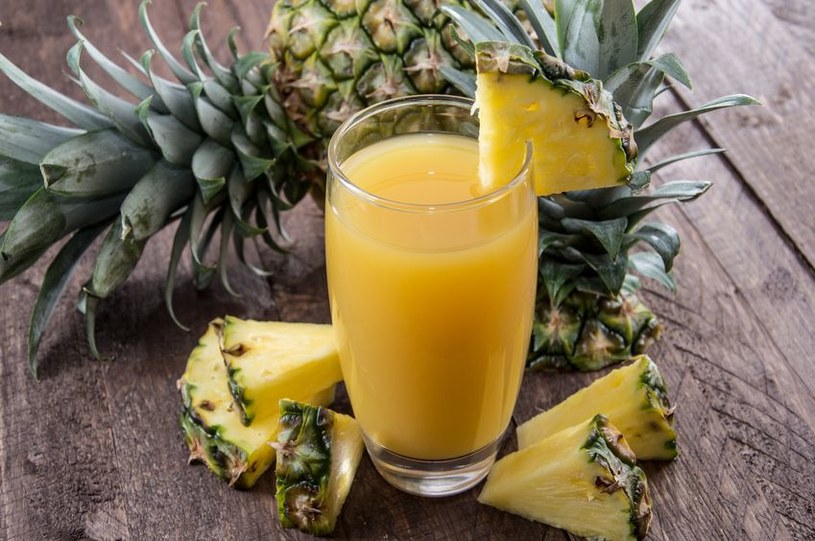 Najzdrowszy jest sok ananasowy, który wycisniejsz samodzielnie w sokowirówce /123RF/PICSEL