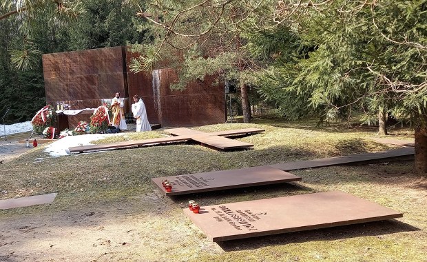 Nakaz demontażu. Rosjanie wkroczyli na cmentarz w Katyniu 