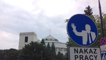 Nakaz pracy dla posłów!