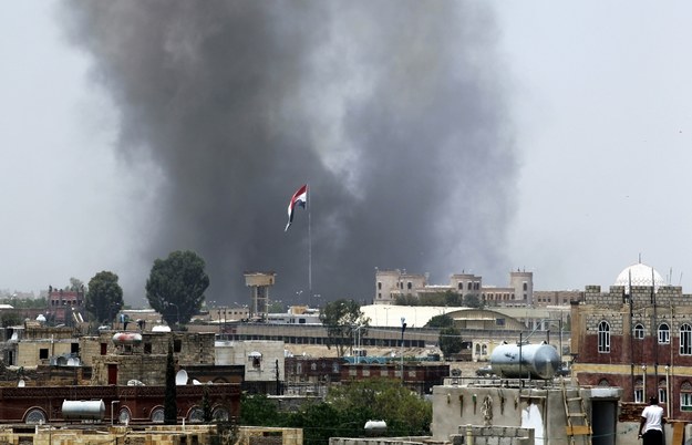 Naloty na stolicę Jemenu - Sanę /YAHYA ARHAB /PAP/EPA