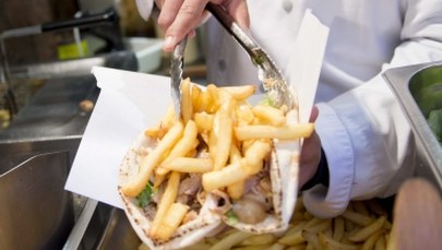 Namawiali do prowadzenia food trucków. Oszukali 23 osoby