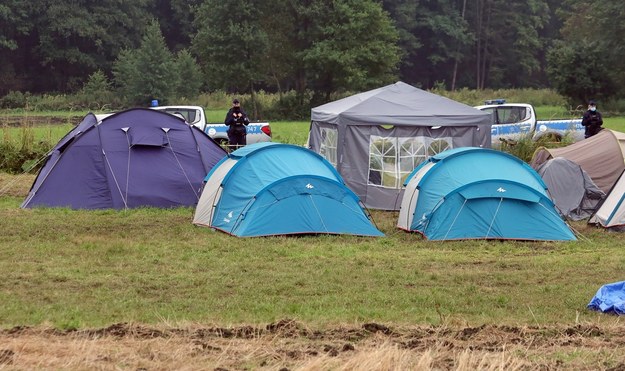 Namioty uchodźców przy granicy / 	Artur Reszko    /PAP