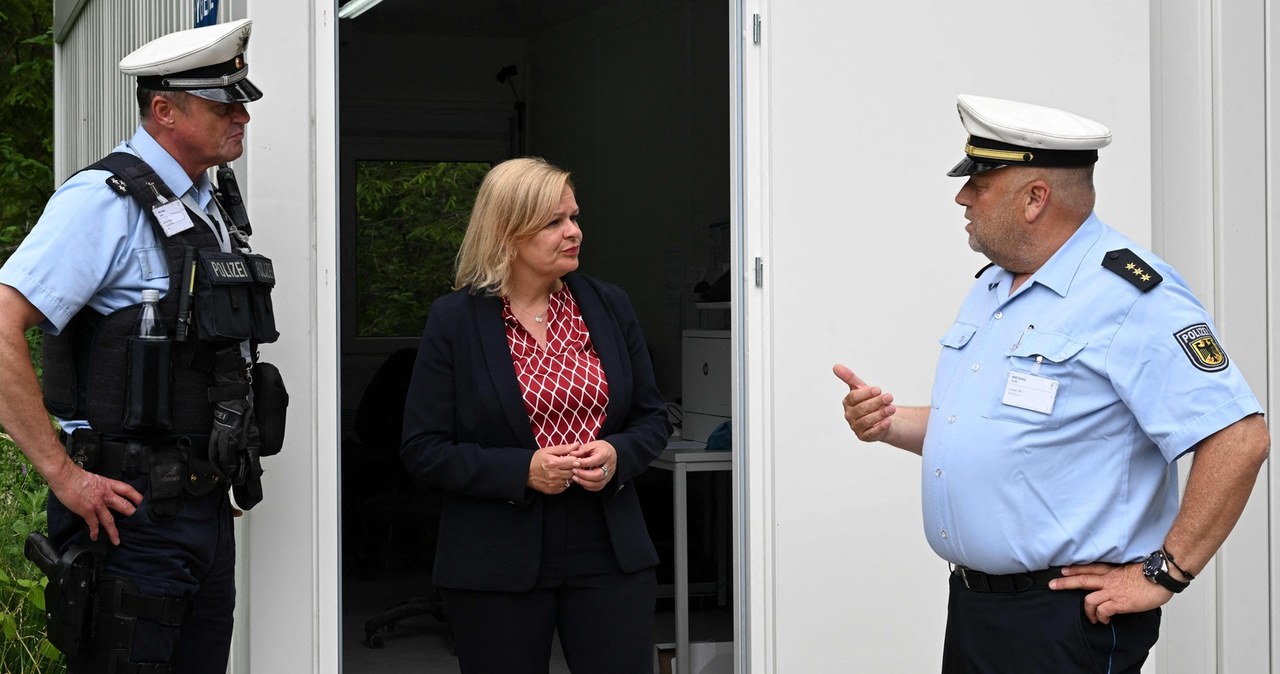 Nancy Faeser (C), minister spraw wewnętrznych Niemiec /AFP