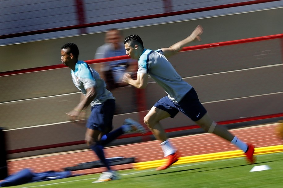 Nani i Cristiano Ronaldo w czasie treningu /ROBERT GHEMENT /PAP/EPA