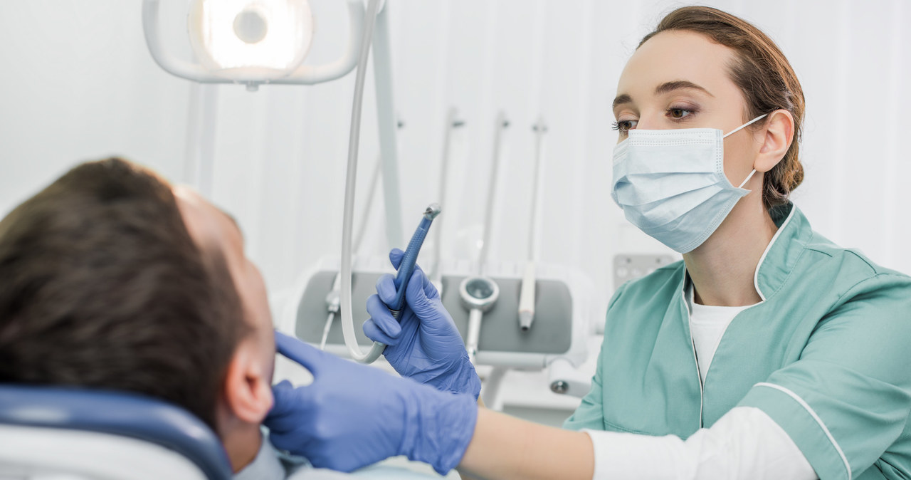 Nanoboty to nowy oręż stomatologów do przeprowadzania leczenia kanałowego /123RF/PICSEL