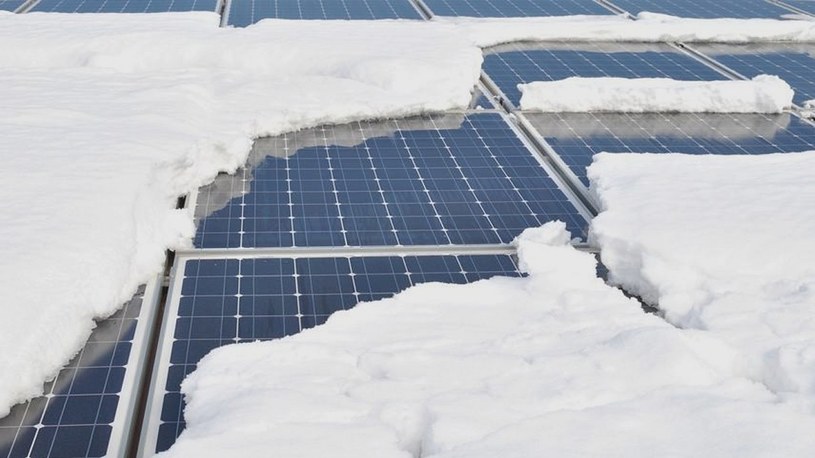 Nanogeneratory zasilane śniegiem staną się alternatywą dla paneli słonecznych /Geekweek