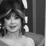 Naomi Judd nie żyje. Legenda muzyki odebrała sobie życie. "Przez chorobę psychiczną straciłyśmy matkę"