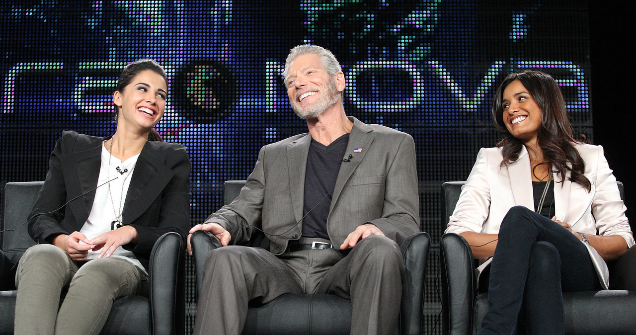 Naomi Scott ze Stephenem Langiem i Shelley Conn podczas promocji serialu "Terra Nova" /Frederick M. Brown /Getty Images