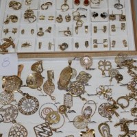 Skradzione przedmioty w sklepie jubilerskim w Szczecinie