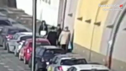 Napadł na kobietę, szuka go policja. Rozpoznajesz go?