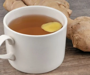 Napar z imbiru wzmacnia odporność i pomaga w odchudzaniu. Z tym dodatkiem jego moc jest większa