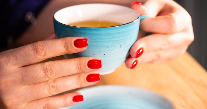 Napar z krwawnika przynosi ulgę przy problemach trawiennych i dolegliwościach kobiecych /123RF/PICSEL