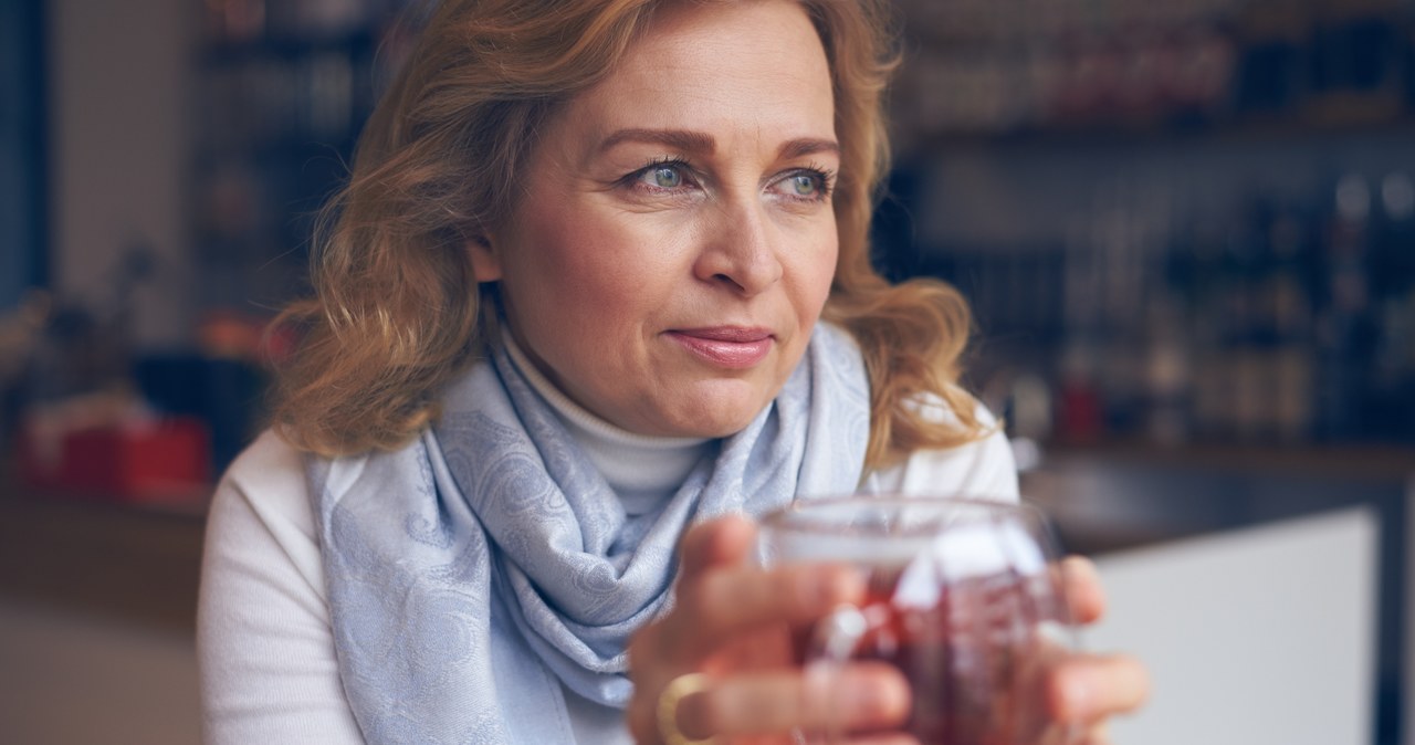 Napar z kuchennych ziół, domowy syrop i i maść ze smalcu. Tak się leczyliśmy w PRL-u domowymi sposobami /123RF/PICSEL