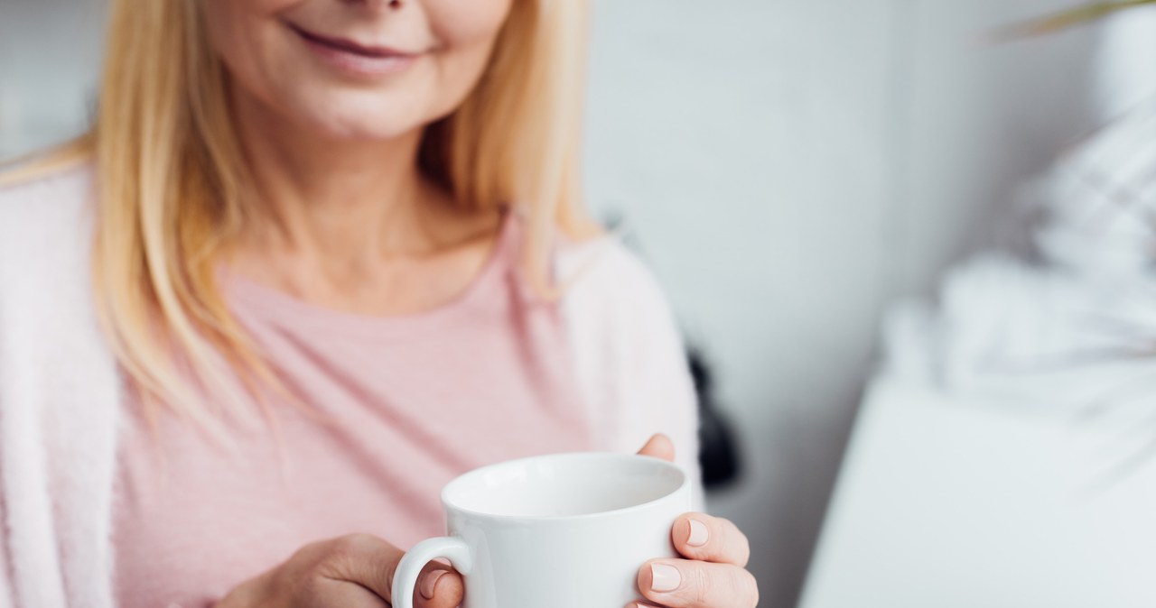 Napar z rumianku jako naturalny środek pielęgnacyjny /  /123RF/PICSEL