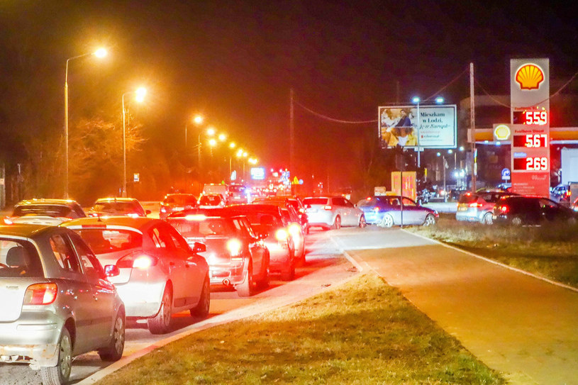 Napaść Rosji na Ukrainę wywołała u polskich kierowców prawdziwą panikę /Piotr Kamionka /Reporter