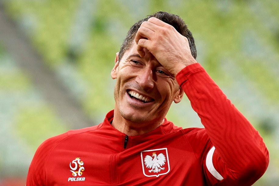 Napastnik piłkarskiej reprezentacji Polski Robert Lewandowski podczas treningu na obiekcie "Stadion Energa Gdańsk" / 	Adam Warżawa    /PAP