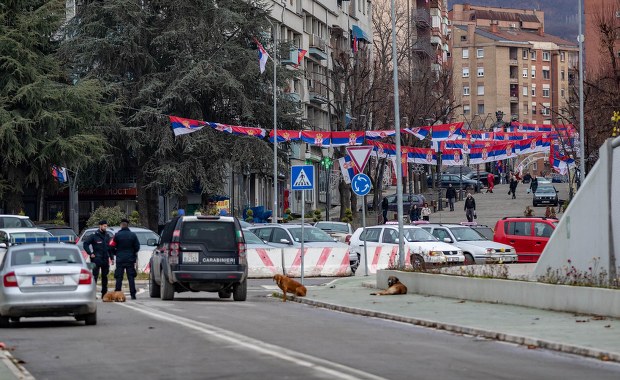 Napięcia w relacjach kosowsko-serbskich. USA i UE wzywają do złagodzenia sytuacji