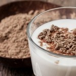Napój, który robi porządek w jelitach i przynosi ulgę. Pij rano, gdy chcesz zrzucić wagę 