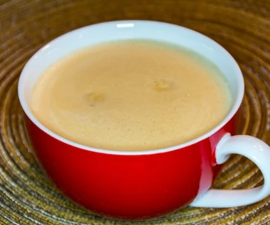 Napój z PRL-u wraca w wielkim stylu. Nie powoduje nadkwasoty, dba o jelit i ma niewiele kalorii   