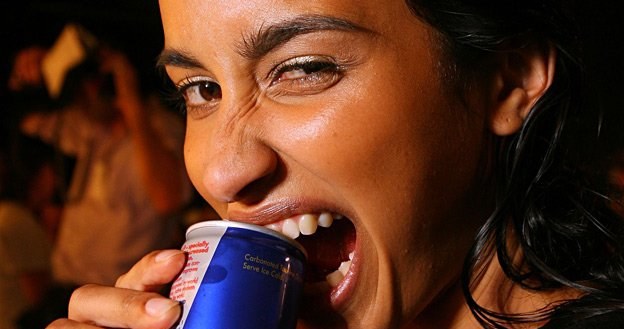 Napoje energetyczne mogą być groźne dla zdrowia /Getty Images/Flash Press Media