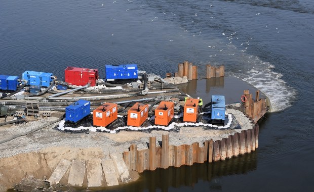 Naprawa kolektorów ściekowych pod dnem Wisły może potrwać nawet pół roku 