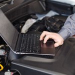 Naprawa tańsza o 90 proc. od wymiany. Zepsuta elektronika w aucie to nie wyrok
