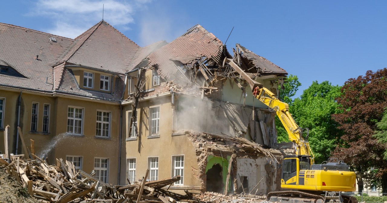 Narasta problem budynków, które kwalifikują się do wyburzenia /123RF/PICSEL